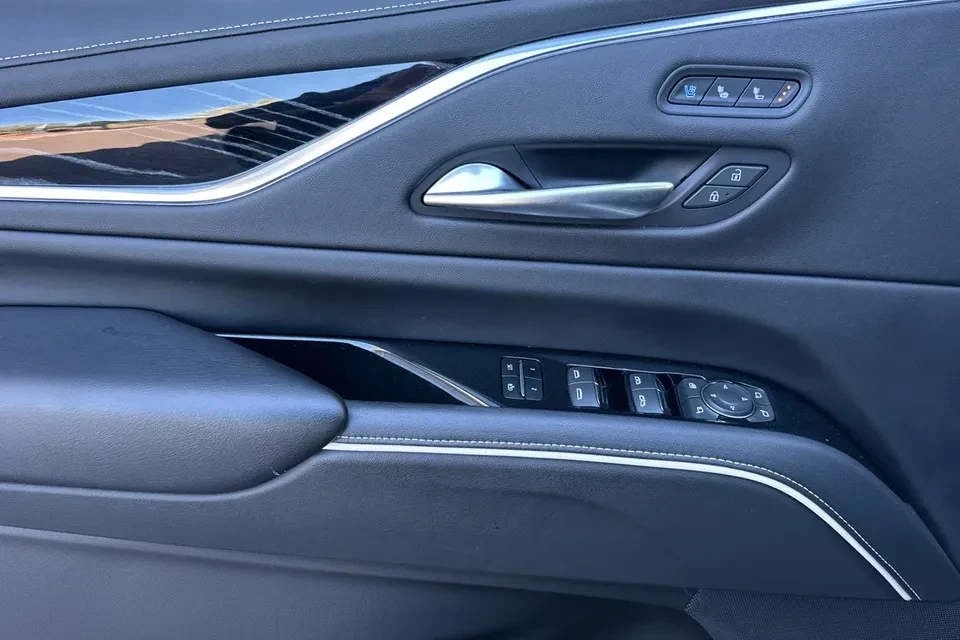2023 Cadillac Escalade 5th Gen - Image 9 of 20