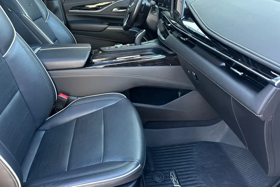 2023 Cadillac Escalade 5th Gen - Image 13 of 20