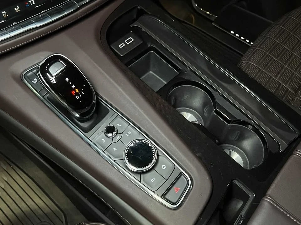 2023 Cadillac Escalade 5th Gen - Image 14 of 16
