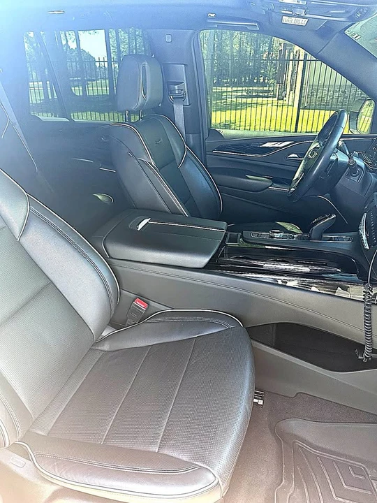 2023 Cadillac Escalade 5th Gen - Image 9 of 10