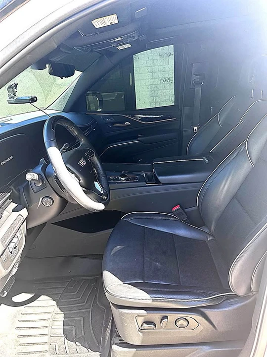 2023 Cadillac Escalade 5th Gen - Image 8 of 10