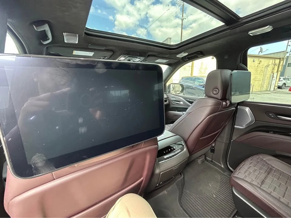 2023 Cadillac Escalade 5th Gen - Image 8 of 14