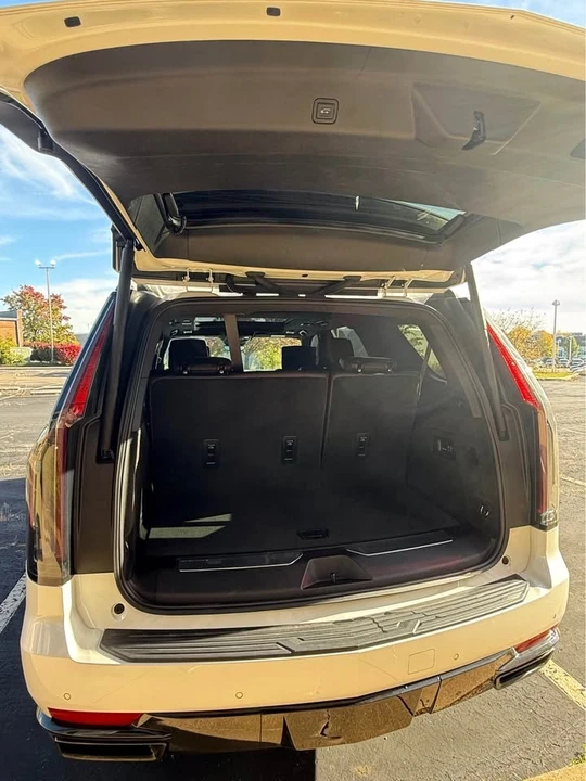 2023 Cadillac Escalade 5th Gen - Image 5 of 14
