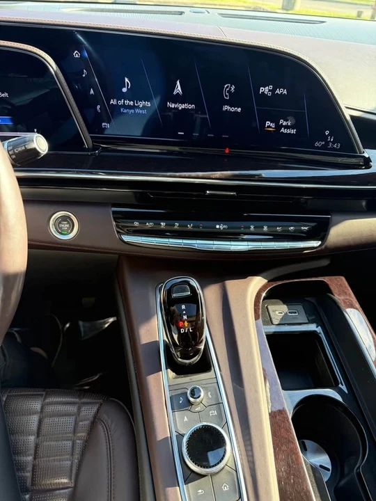 2023 Cadillac Escalade 5th Gen - Image 10 of 14
