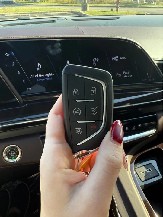 2023 Cadillac Escalade 5th Gen - Image 13 of 14