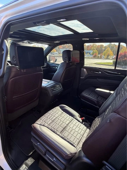 2023 Cadillac Escalade 5th Gen - Image 8 of 14