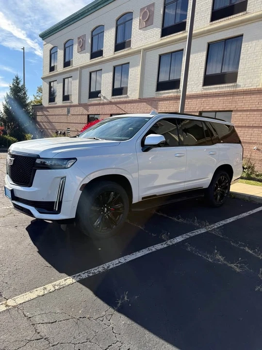 2023 Cadillac Escalade 5th Gen - Image 2 of 14