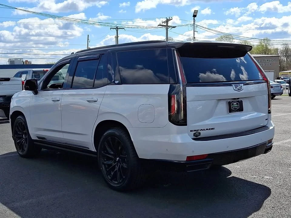 2023 Cadillac Escalade 5th Gen - Image 9 of 20
