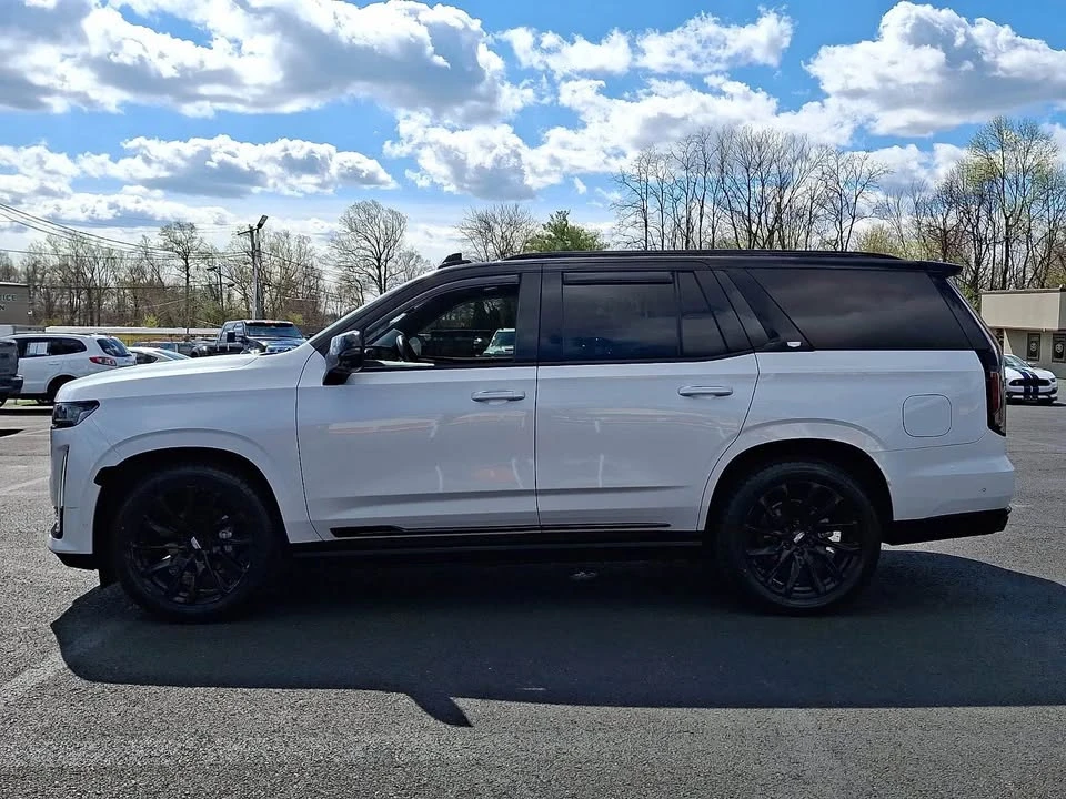 2023 Cadillac Escalade 5th Gen - Image 8 of 20