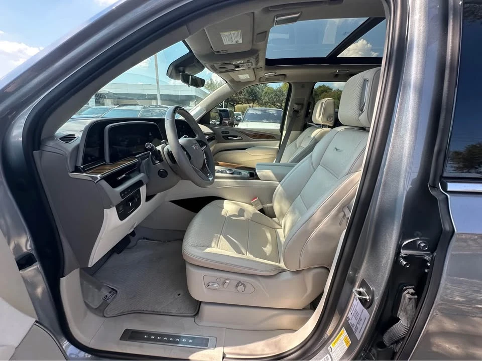 2023 Cadillac Escalade 5th Gen - Image 3 of 9
