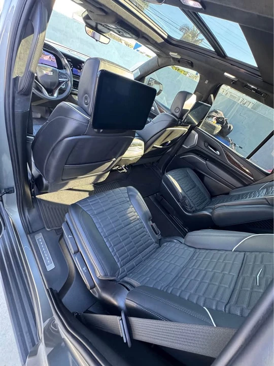 2023 Cadillac Escalade 5th Gen - Image 8 of 9