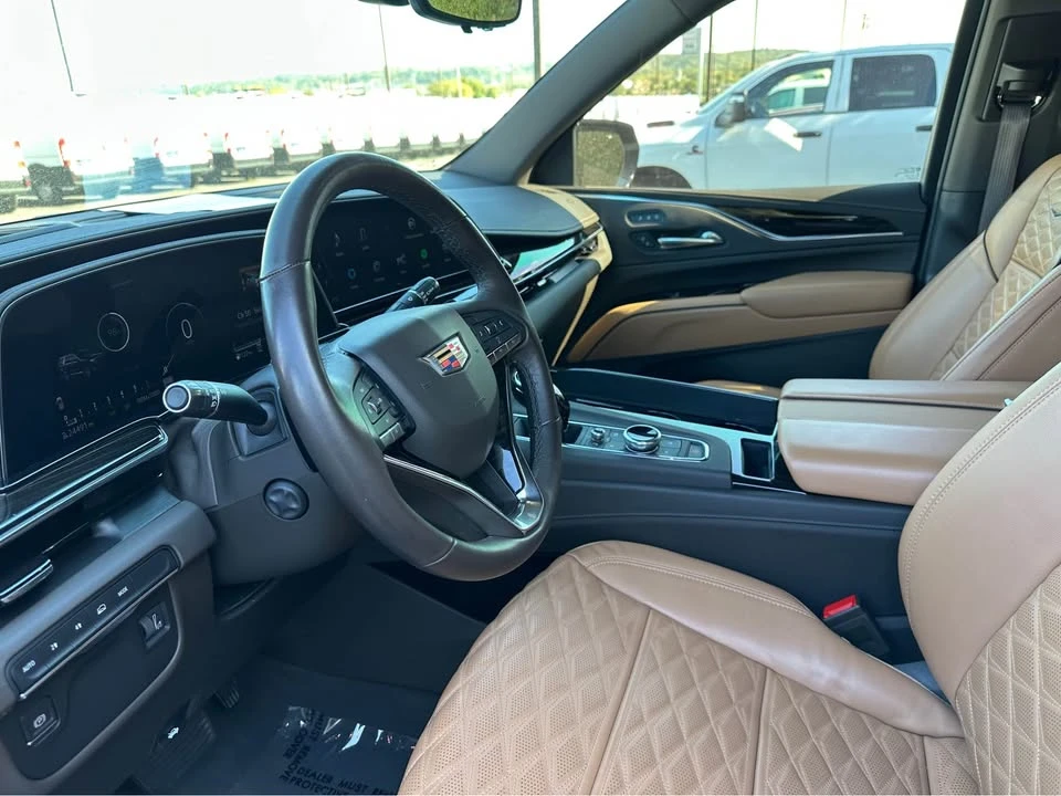 2023 Cadillac Escalade 5th Gen - Image 8 of 11