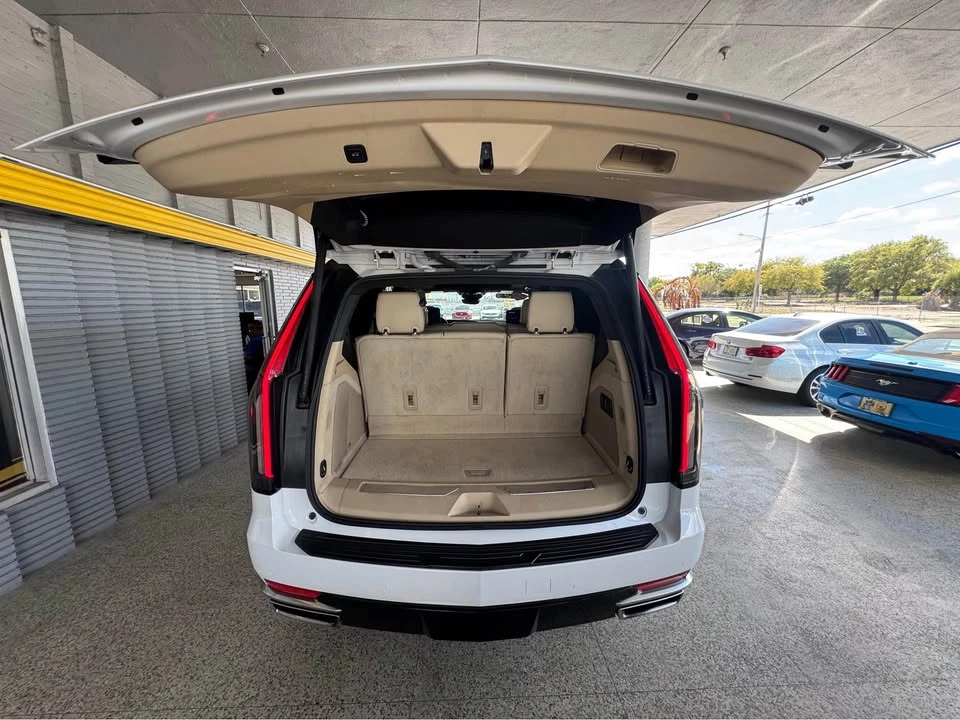 2023 Cadillac Escalade 5th Gen - Image 18 of 20