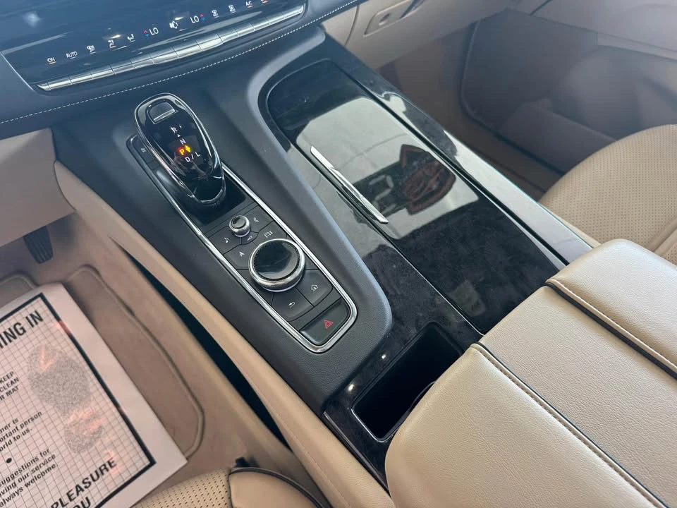 2023 Cadillac Escalade 5th Gen - Image 15 of 20