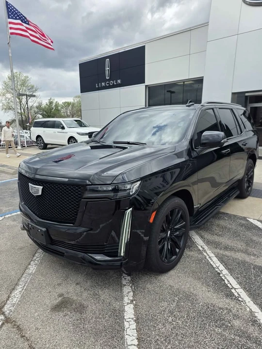 2023 Cadillac Escalade 5th Gen - Image 2 of 19