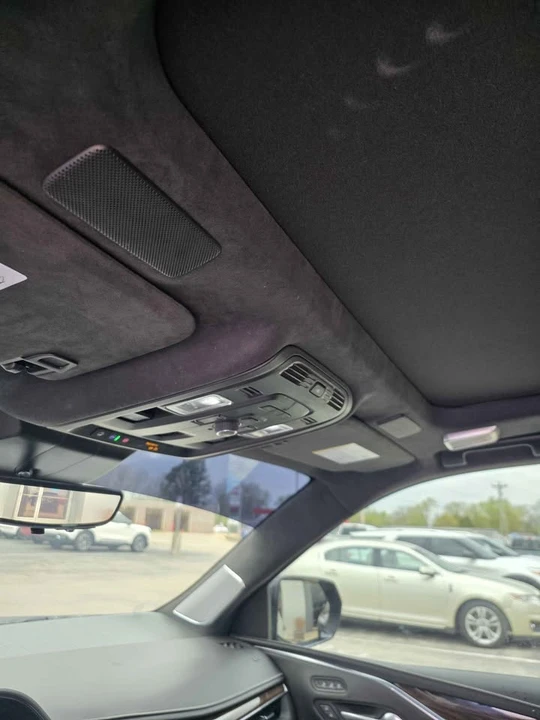 2023 Cadillac Escalade 5th Gen - Image 18 of 19