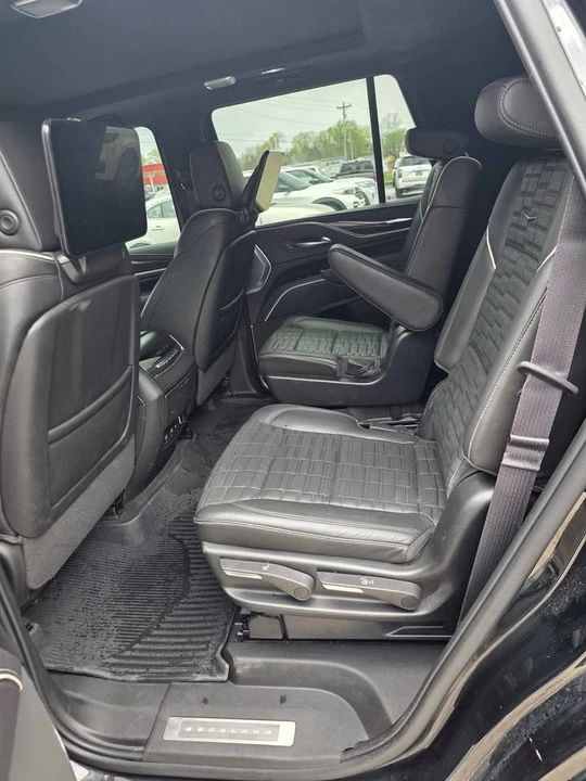 2023 Cadillac Escalade 5th Gen - Image 9 of 19