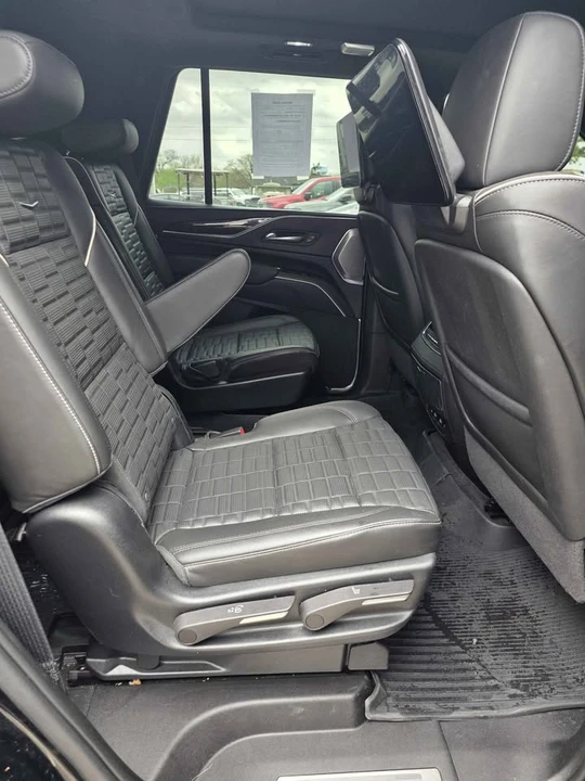 2023 Cadillac Escalade 5th Gen - Image 7 of 19
