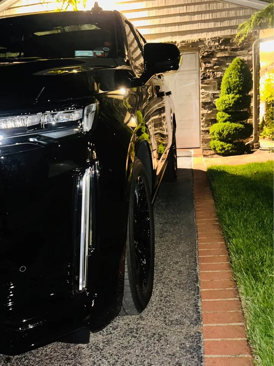 2023 Cadillac Escalade 5th Gen - Image 5 of 9