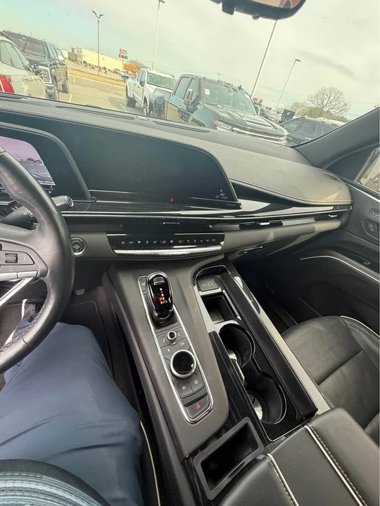 2023 Cadillac Escalade 5th Gen - Image 7 of 13