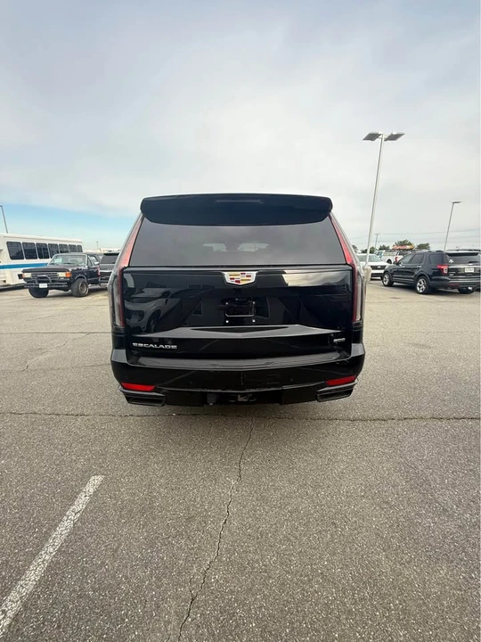 2023 Cadillac Escalade 5th Gen - Image 12 of 13