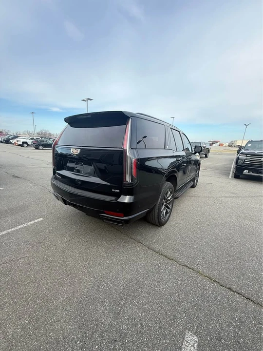 2023 Cadillac Escalade 5th Gen - Image 11 of 13