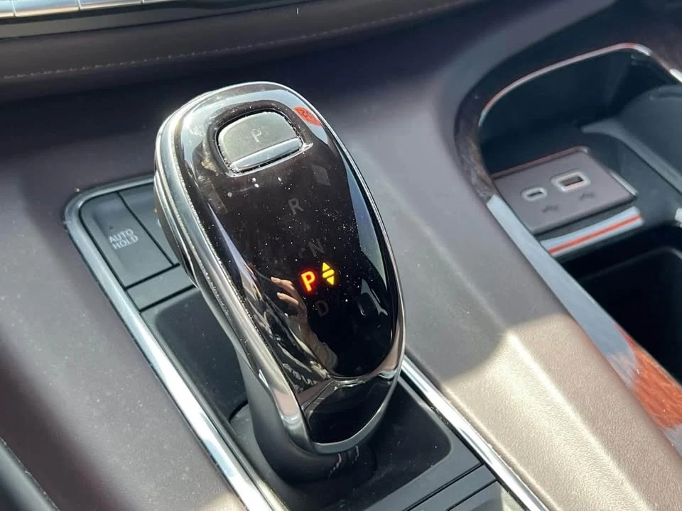 2023 Cadillac Escalade 5th Gen - Image 15 of 20