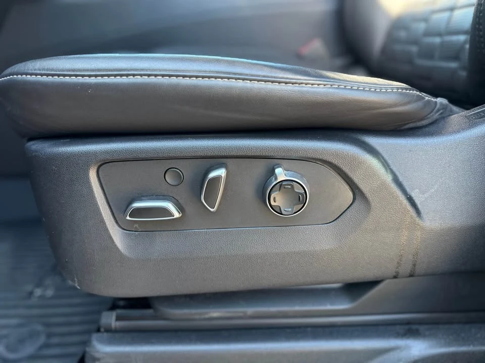 2023 Cadillac Escalade 5th Gen - Image 7 of 17