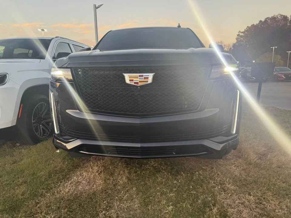 2023 Cadillac Escalade 5th Gen - Image 2 of 14
