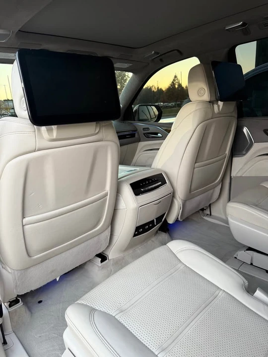 2023 Cadillac Escalade 5th Gen - Image 10 of 14