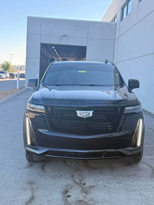 2023 Cadillac Escalade 5th Gen - Image 2 of 14