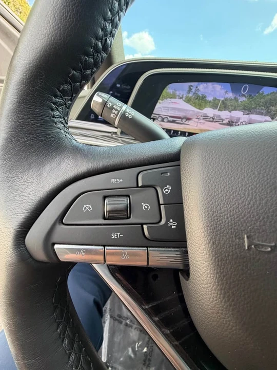 2023 Cadillac Escalade 5th Gen - Image 11 of 16