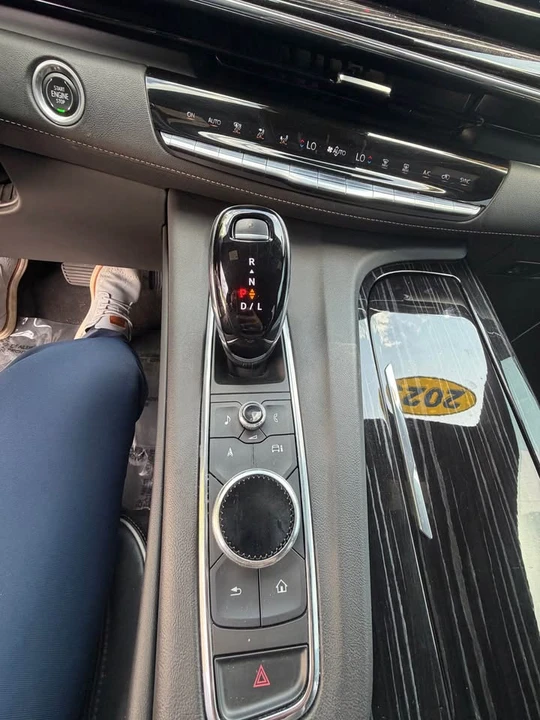 2023 Cadillac Escalade 5th Gen - Image 10 of 16