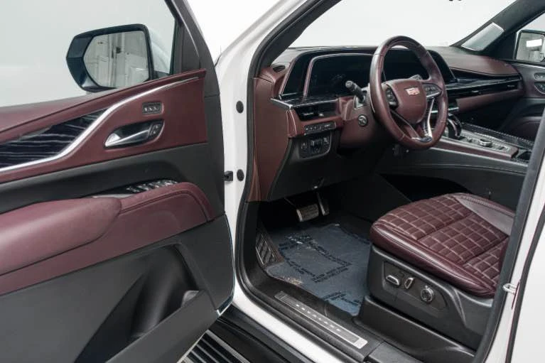 2023 Cadillac Escalade-V 5th Gen - Image 13 of 15