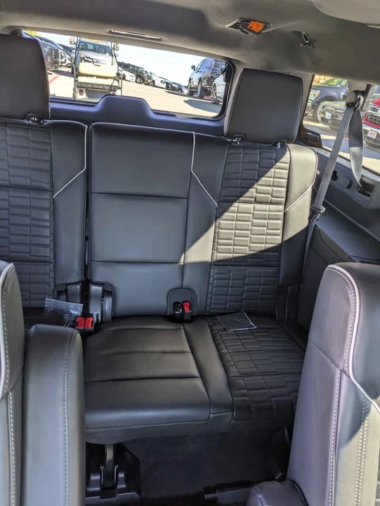 2023 Cadillac Escalade-V 5th Gen - Image 9 of 11