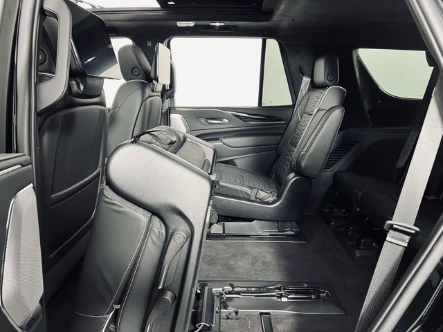 2023 Cadillac Escalade-V 5th Gen - Image 15 of 20