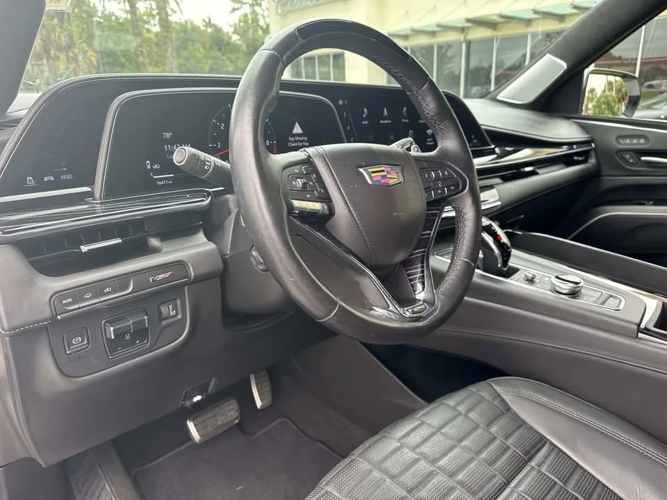 2023 Cadillac Escalade-V 5th Gen - Image 16 of 20