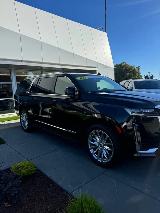 2023 Cadillac Escalade 5th Gen - Image 3 of 12