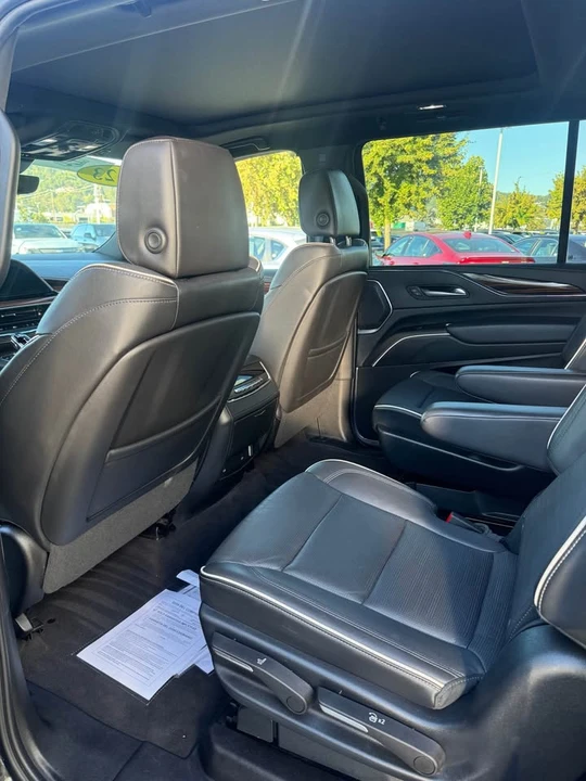 2023 Cadillac Escalade 5th Gen - Image 10 of 12