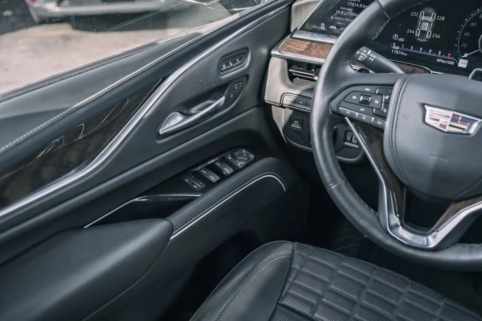 2023 Cadillac Escalade 5th Gen - Image 13 of 14