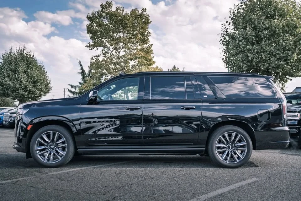2023 Cadillac Escalade 5th Gen - Image 3 of 14