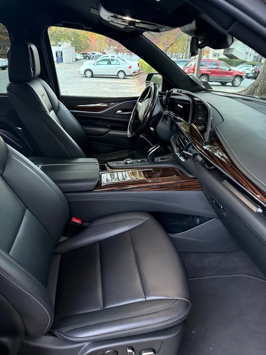 2023 Cadillac Escalade 5th Gen - Image 8 of 9