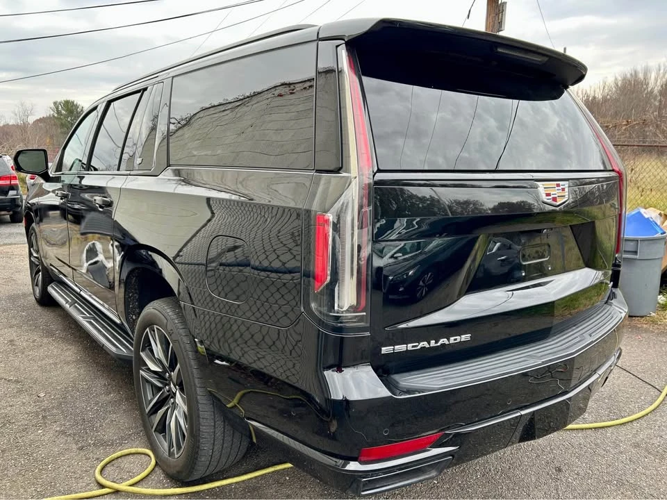 2023 Cadillac Escalade 5th Gen - Image 2 of 5