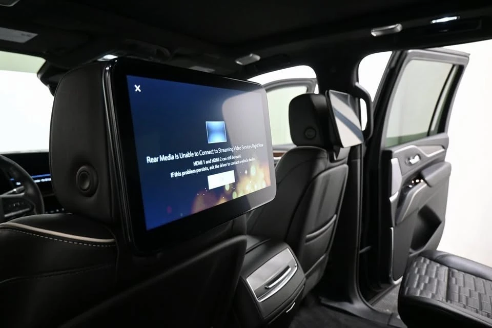 2023 Cadillac Escalade 5th Gen - Image 16 of 19