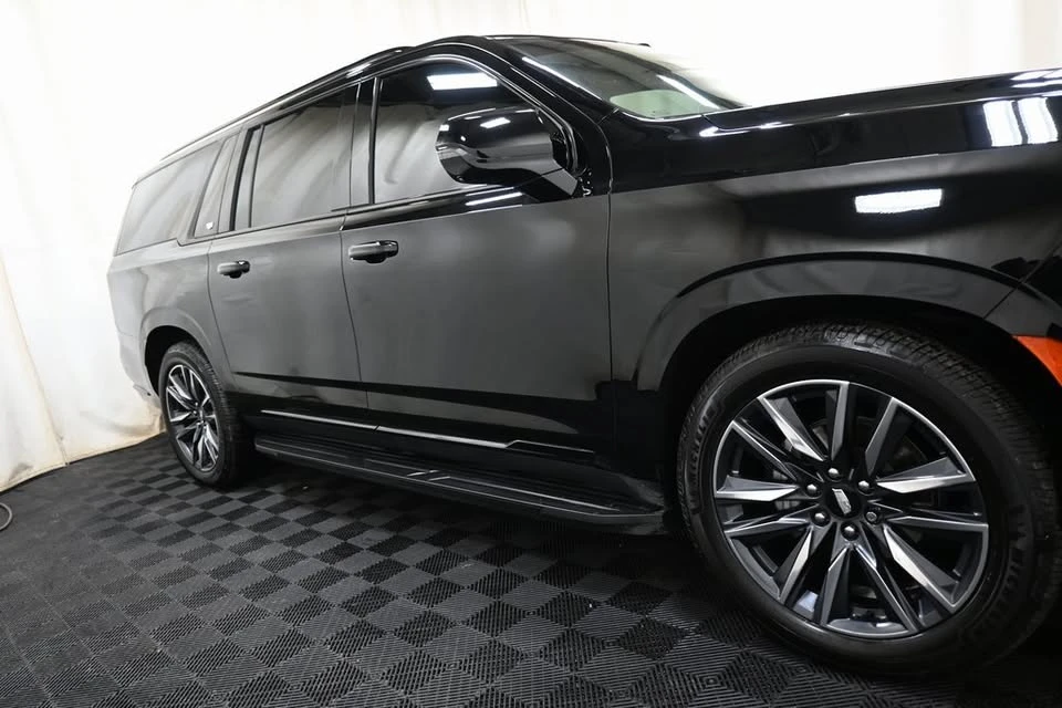 2023 Cadillac Escalade 5th Gen - Image 12 of 19