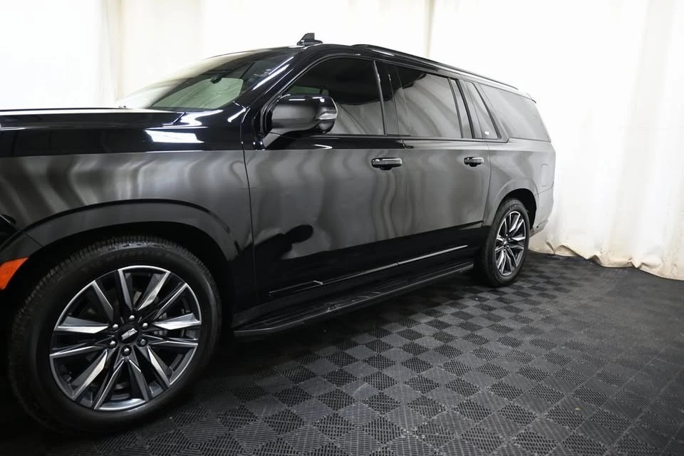 2023 Cadillac Escalade 5th Gen - Image 19 of 19