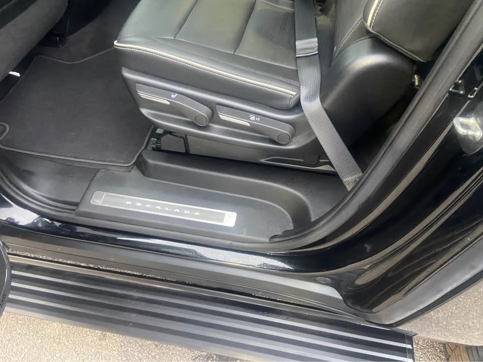 2023 Cadillac Escalade 5th Gen - Image 5 of 12