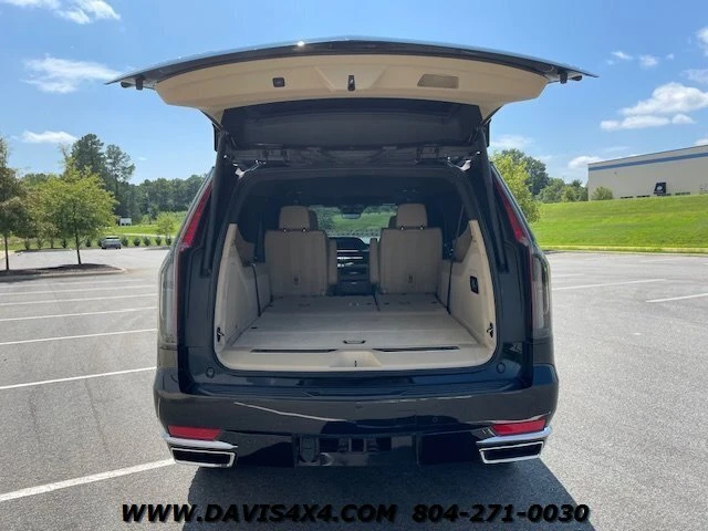 2023 Cadillac Escalade 5th Gen - Image 11 of 20