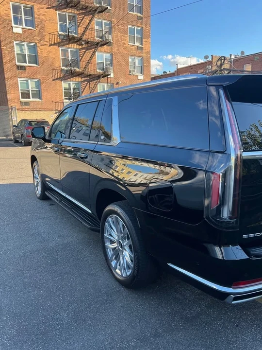 2023 Cadillac Escalade 5th Gen - Image 5 of 6