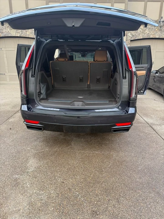 2023 Cadillac Escalade 5th Gen - Image 7 of 11